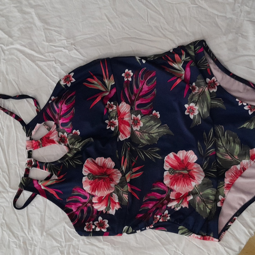 Women's swimsuit